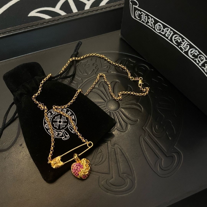 Ch*0me He**ts necklaces